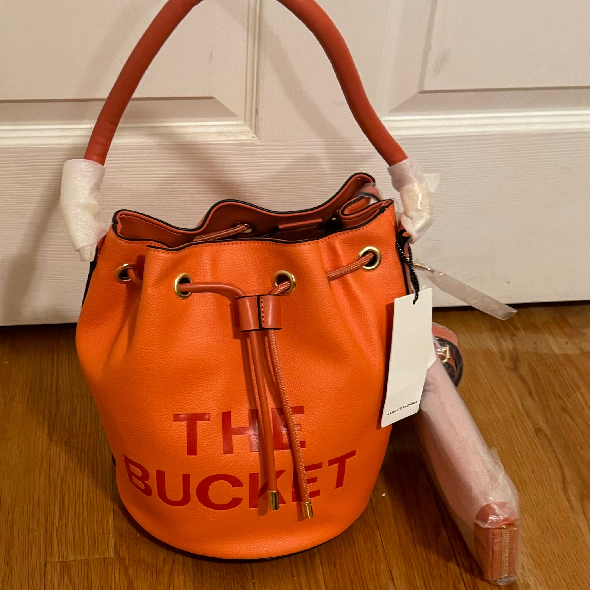 Bucket bag